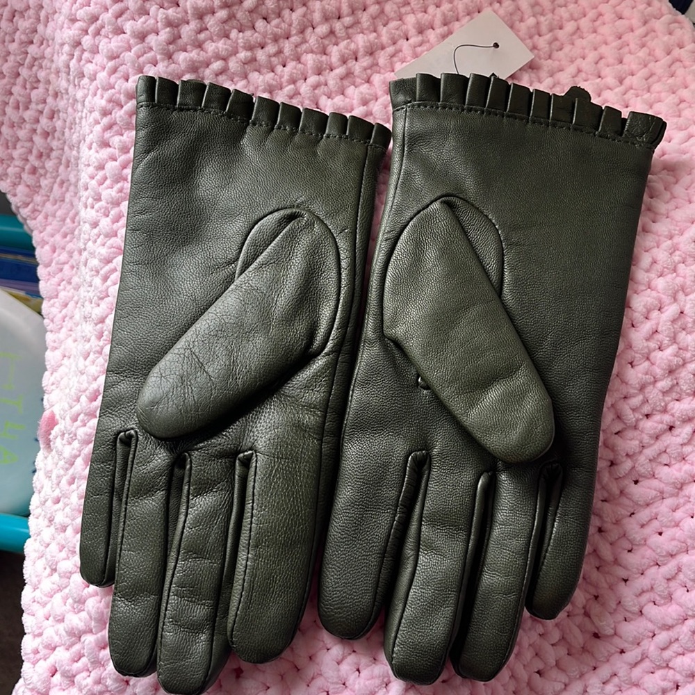 Ann Taylor gloves